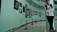Koleksi lukisan di galeri 2