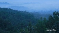 Siluet Candi Borobudur di kejauhan