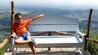 Serasa duduk di atas awan