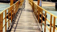 Jembatan penghubung Nusa Lembongan dengan Nusa Ceningan