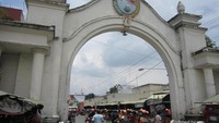 Gerbang Pasar Klewer