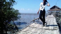 Panas matahari tidak menyurutkan saya berpetualang