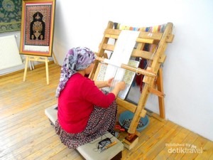 Liburan Beda di Turki, Mampir ke Pabrik Karpet