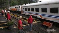 KA Pangrango sesaat sebelum berangkat