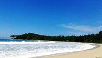 Laguna Pari di Bawah Langit Biru yang Cerah