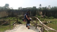 Tebing ini juga berfungsi sebagai menara pandang