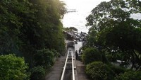 jalan utama masuk Rock Bar