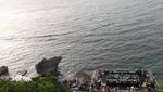 Liburan ke Bali, Santai Dulu di Rock Bar