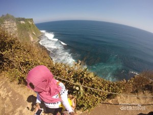 Liburan ke Bali, Wajib ke Pura Uluwatu