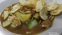 Beberapa potong udang di dalam Mie Belitung