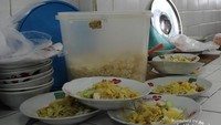 Beberapa piring Mie Belitung siap dihidangkan