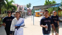 Berkeliling kampung bersama para pemenang dtravelers of the year 2016.