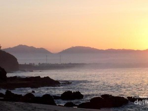 Liburan ke Jember, Wajib ke Pantai Papuma