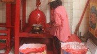 Salah satu sisi dalam Vihara Dharma Loka