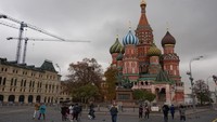 St Basil Cathedral, katedral anggun dengan bentuk kubah dan warna yang menawan