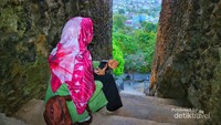 Pemandangan Kota Baubau dari atas benteng