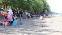 Suasana Pantai Teluk Penyu