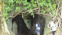 Salah satu benteng yang terdapat di Pulau Nusa Kambangan