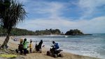 Liburan ke Pacitan, Mainnya ke Pantai Klayar