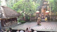Pementasan Tari Kecak dan Drama Seni