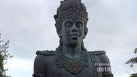 Patung Garuda Wishnu Kencana