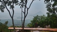 View dilihat dari salah satu jalur pendakian