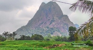 Liburan ke Purwakarta, Asyiknya Mendaki Gunung Lembu