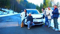 Mejeng di jalan menuju ke Austria