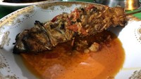 Ikan bakar rica di Pasar Ternate