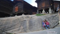 traditional raccard granaries. terbuat dari kayu