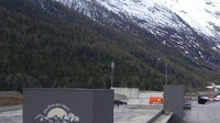 welkommen auf Saas Fee. kendaraan hanya boleh sampai di sini