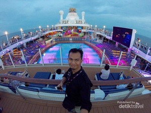 Liburan Naik Salah Satu Kapal Pesiar Terbesar Sedunia