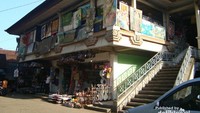 Pasar Sukowati, oleh-oleh berupa karya seni
