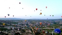 Terbang di langit Cappadocia