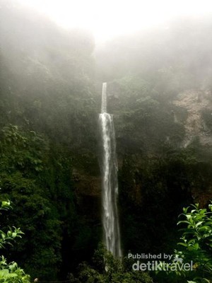 Lihat Curug Cimahi yang Menyegarkan Mata