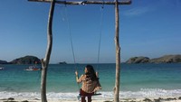 Menikmati pantai-pantai Lombok