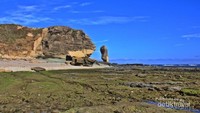 Pantai Batu Payung tampak dari kejauhan