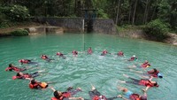 membuat lingkaran di sungai Citumang
