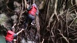 Lompat 7 Meter dan Body Rafting di Pangandaran