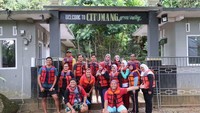 seru-seruan body rafting bareng tim, 17 orang yang kompak