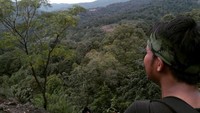 Pemandangan dari puncak Gunung Munara