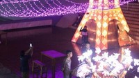Lampion Menara Eiffel