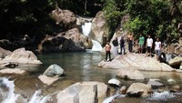Para penjelajah  Air terjun Lubuak Ngalau