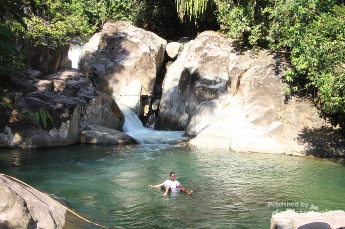 https://awsimages.detik.net.id/community/media/visual/2021/02/04/dev-lubuak-ngalauan-air-terjun-cilik-di-dalam-hutan-padang.jpeg?w=1200