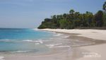 Lukisan Alam Bernama Pantai Sekertaing di Alor