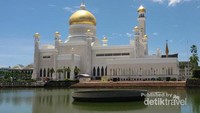 Masjid Omar Ali Saifuddien di Brunei