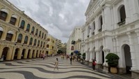 Senado Square pada pagi hari