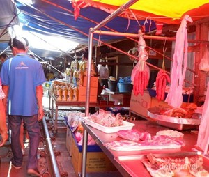 Maeklong, Pasar Thailand yang Dilewati Rel Kereta Api