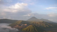 Gugusan Gunung di TNBTS dilihat dari Puncak Penanjakan