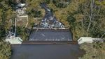 Main Air di Kampung Wisata Remboko